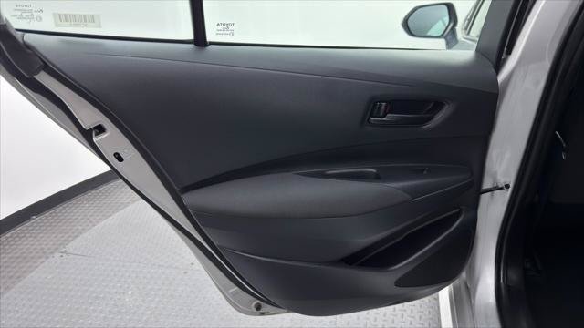 Used 2025 Toyota Corolla LE FWD image 16