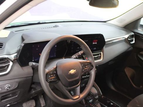 Used 2025 Chevrolet TrailBlazer LT FWD image 15