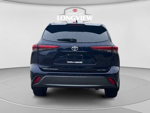 Used 2023 Toyota Highlander Limited FWD image 4