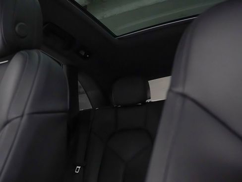 Certified 2026 Porsche Macan AWD/4WD image 36
