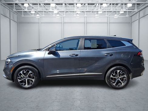 Used 2023 Kia Sportage EX AWD/4WD image 2