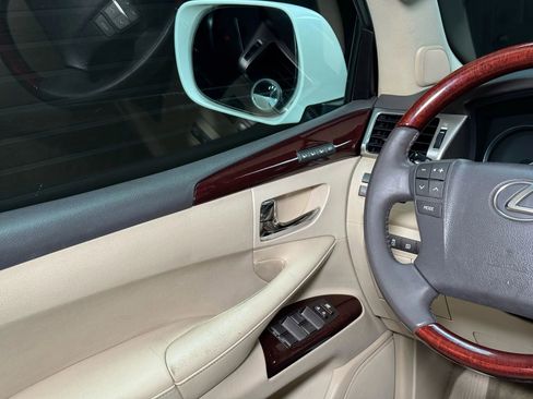 Used 2013 Lexus LX 570 4WD image 37