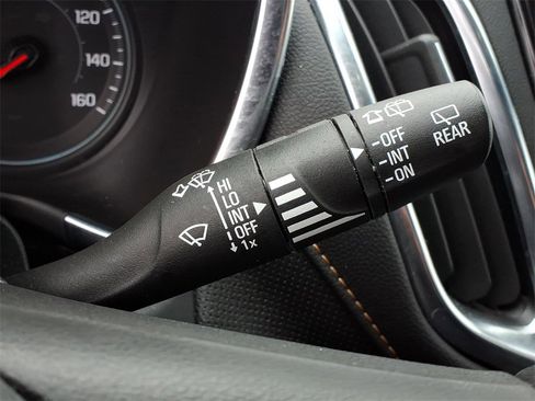 Used 2022 Chevrolet Equinox Premier image 23