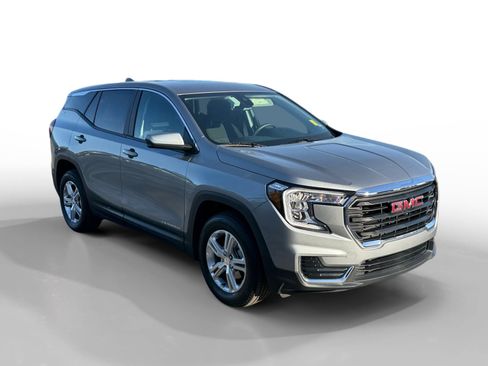 Used 2024 GMC Terrain SLE image 7