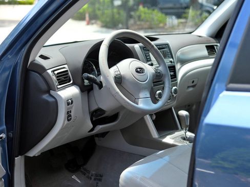 Used 2010 Subaru Forester 2.5X Limited AWD/4WD image 18
