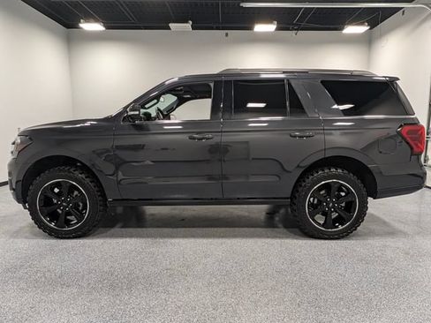 Used 2024 Ford Expedition Limited AWD/4WD image 5