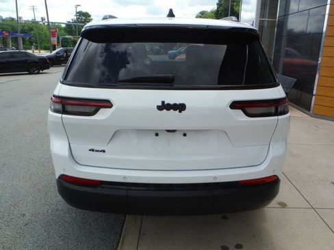 Certified 2023 Jeep Grand Cherokee L Laredo AWD/4WD image 10