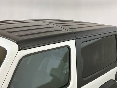 Used 2021 Jeep Wrangler Sport S image 23