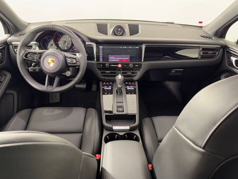 Certified 2026 Porsche Macan AWD/4WD image 16