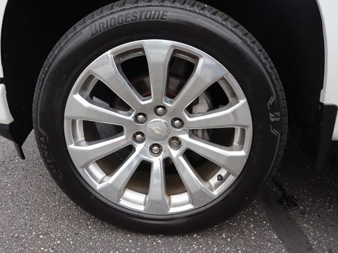 Used 2019 Chevrolet Silverado 1500 High Country AWD/4WD image 38