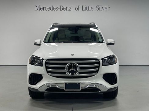 Used 2024 Mercedes-Benz GLS 450 4MATIC image 9