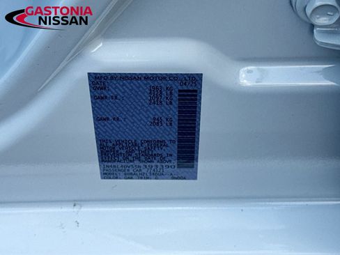 Used 2025 Nissan Altima 2.5 SV FWD image 40