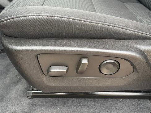 Used 2023 Chevrolet Colorado LT w/ LT Convenience Package II image 21