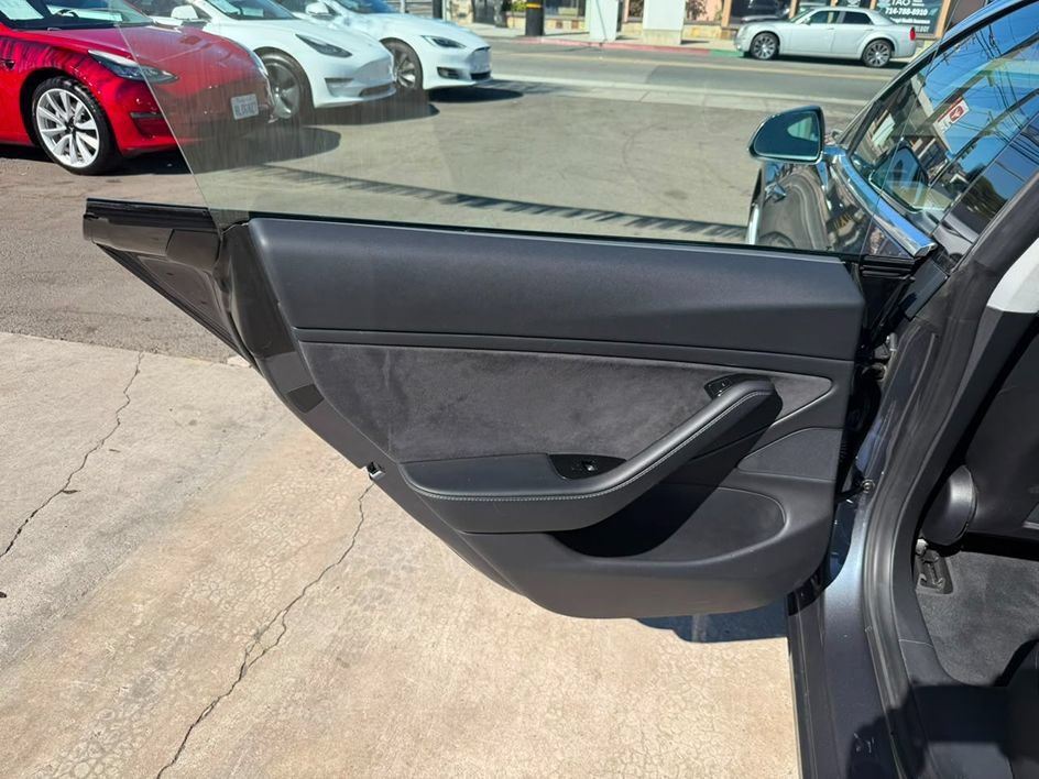 Used 2018 Tesla Model 3 Mid Range RWD image 23