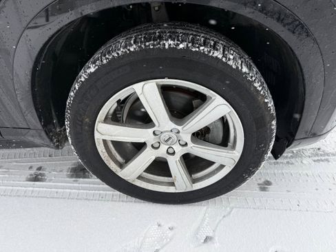 Used 2020 Volvo XC90 T6 Momentum image 11