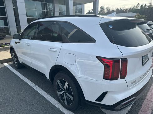 Used 2022 Kia Sorento S w/ Panoramic Sunroof Package image 9