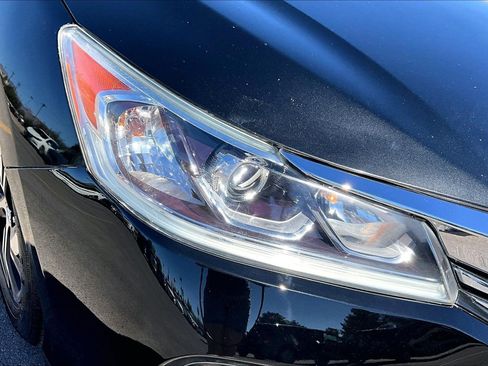 Used 2017 Honda Accord LX image 28