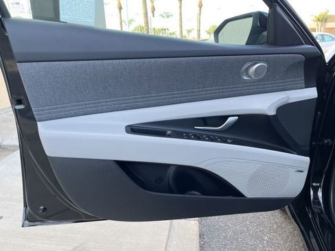 New 2026 Hyundai Elantra Limited image 7