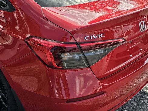 Used 2023 Honda Civic Sport image 7