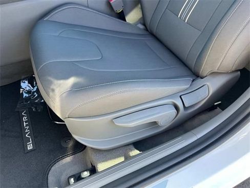 Certified 2025 Hyundai Elantra Sport FWD image 12