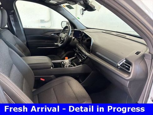 Used 2024 Chevrolet Traverse LT image 26