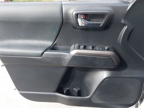 Used 2021 Toyota Tacoma TRD Off-Road image 27