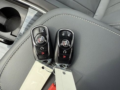 Used 2020 Buick Enclave Essence w/ Sport Touring Edition image 43