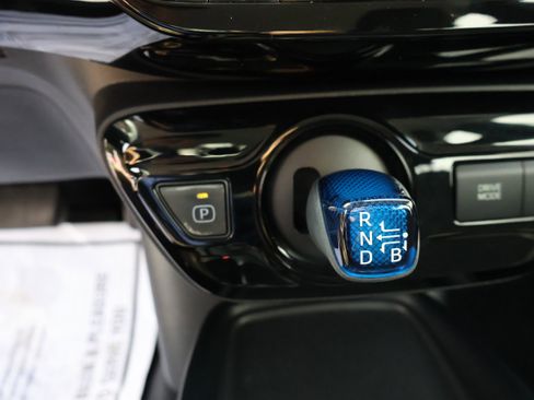 Used 2021 Toyota Prius L Eco FWD image 35