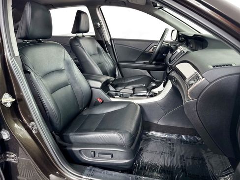 Used 2017 Honda Accord Touring image 33