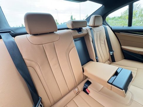 Certified 2023 BMW 530e xDrive w/ Premium Package image 27