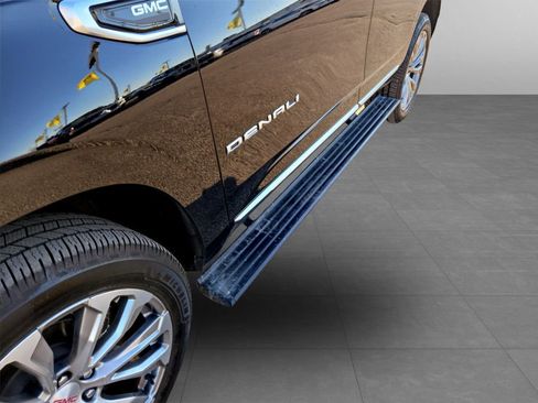 Used 2024 GMC Yukon Denali w/ Advanced Technology Package image 32