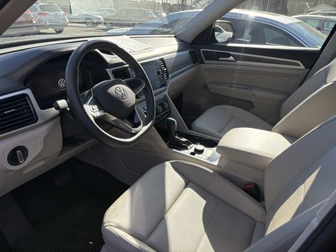 Used 2023 Volkswagen Atlas SEL image 3