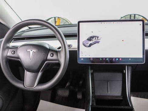 Used 2021 Tesla Model Y Long Range AWD/4WD image 16