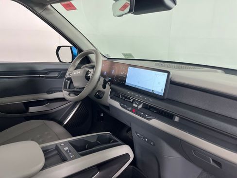 Used 2025 Kia EV9 Wind image 29