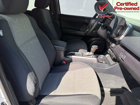 Used 2020 Toyota Tacoma TRD Off-Road AWD/4WD image 33