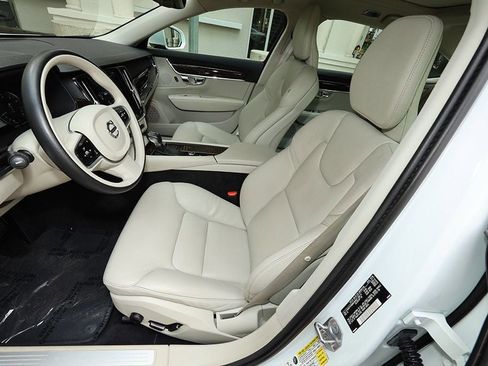 Used 2019 Volvo S90 T5 Momentum image 26