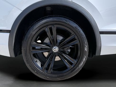 Used 2019 Volkswagen Tiguan SEL R-Line FWD image 12