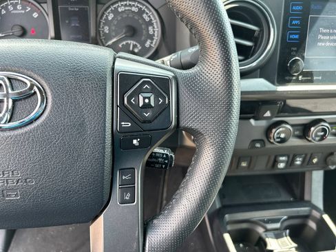 Used 2018 Toyota Tacoma TRD Sport RWD image 22