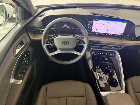 Certified 2025 Audi Q5 Premium w/ Convenience Package AWD/4WD image 12