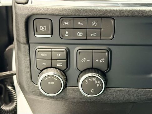 New 2026 Chevrolet Suburban LS w/ LPO, Dark Essentials Package AWD/4WD image 9