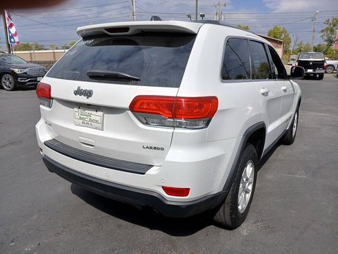 Used 2018 Jeep Grand Cherokee Laredo AWD/4WD image 4