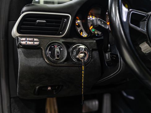 Used 2019 Porsche 911 GT3 RS image 8