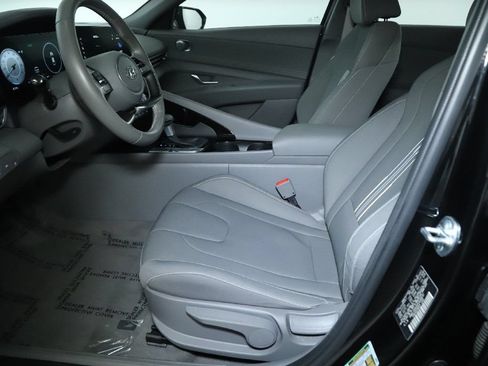 Used 2023 Hyundai Elantra SEL w/ Convenience Package FWD image 18