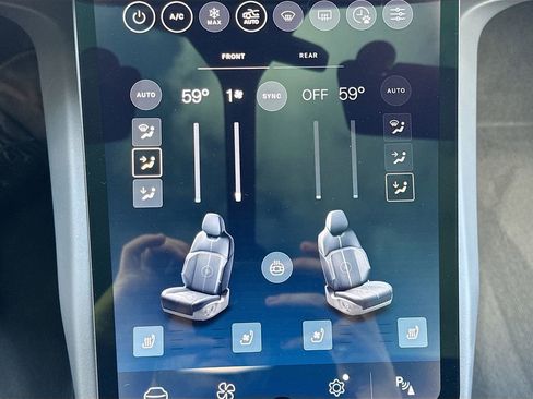 Used 2024 Lucid Air Touring image 17