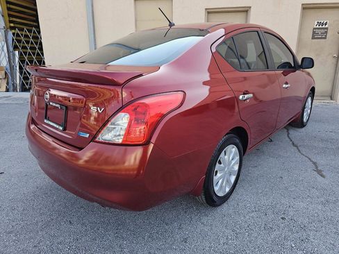 Used 2013 Nissan Versa SV FWD image 6