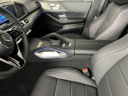 New 2025 Mercedes-Benz GLS 450 4MATIC image 4