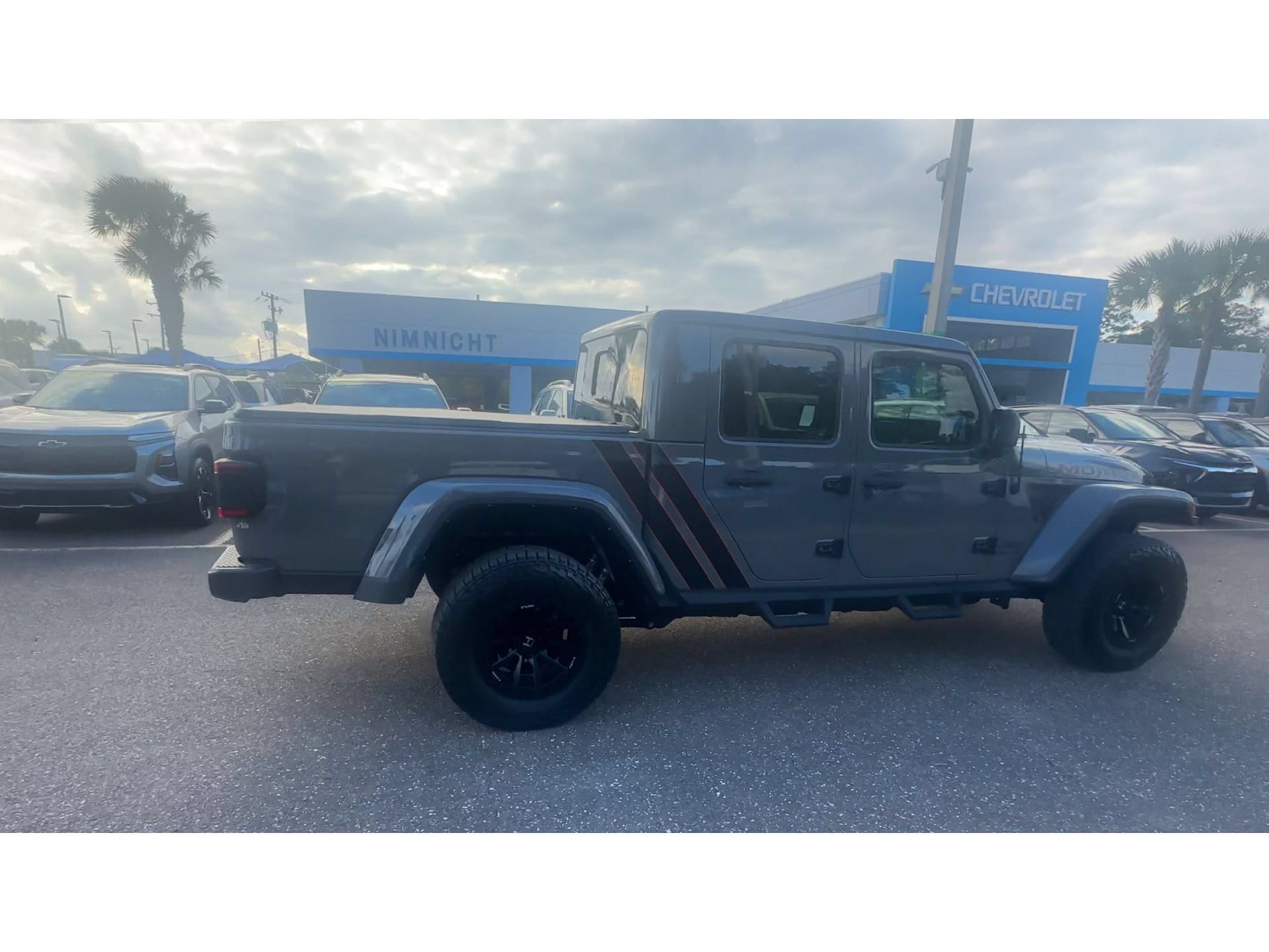 Used 2022 Jeep Gladiator Mojave w/ LED Lighting Group AWD/4WD image 2