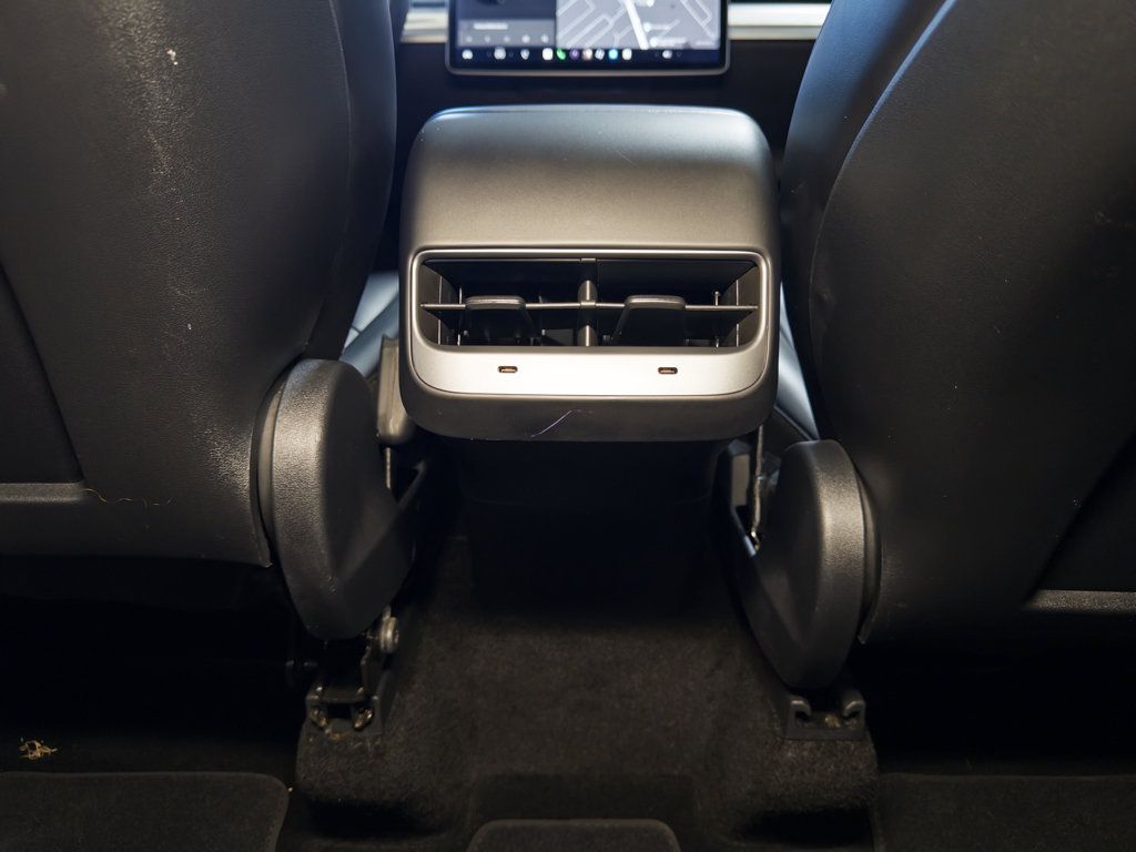 Used 2021 Tesla Model Y Long Range AWD/4WD image 20