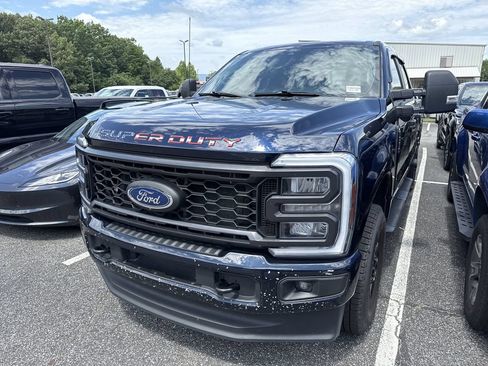 Used 2024 Ford F250 XL w/ STX Appearance Package AWD/4WD image 3