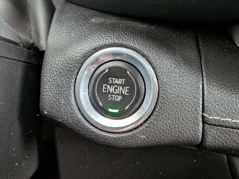 Used 2022 Buick Envision Essence w/ Technology Package I FWD image 31